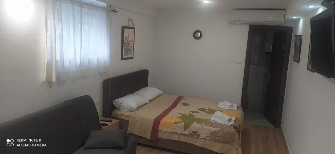 Apartments Erakovic Niksic ภายนอก รูปภาพ