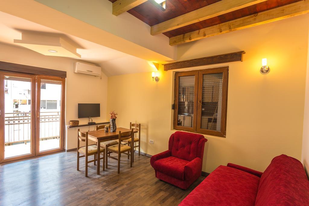 Apartments Erakovic Niksic ภายนอก รูปภาพ