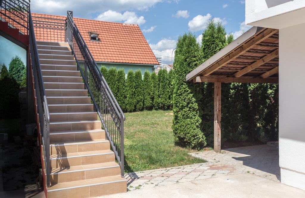 Apartments Erakovic Niksic ภายนอก รูปภาพ