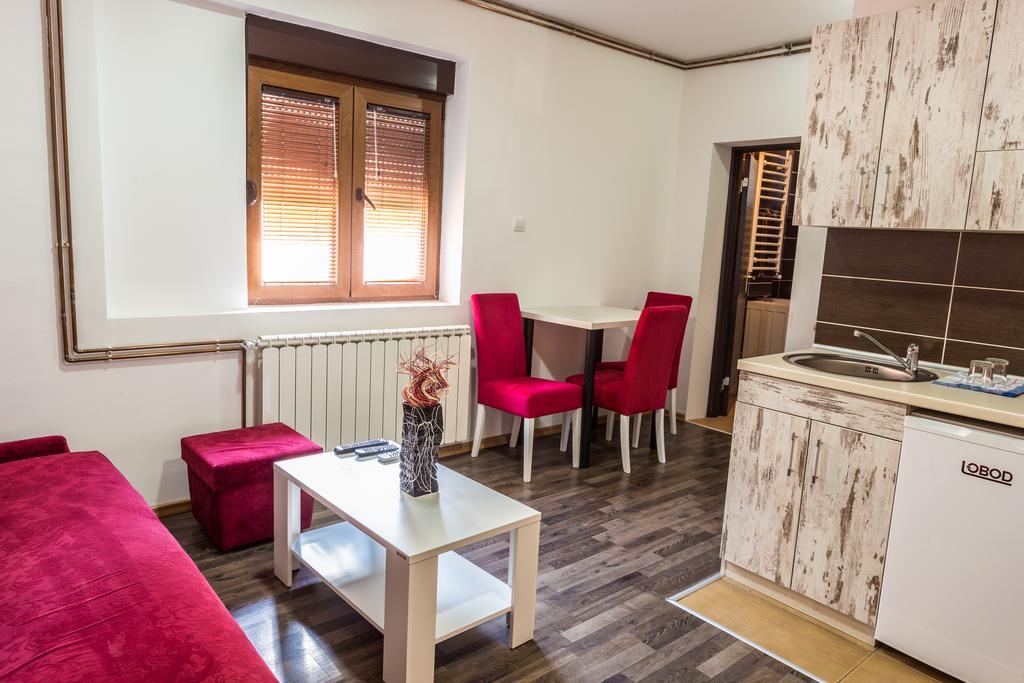 Apartments Erakovic Niksic ภายนอก รูปภาพ
