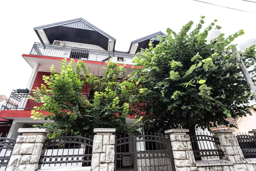 Apartments Erakovic Niksic ภายนอก รูปภาพ