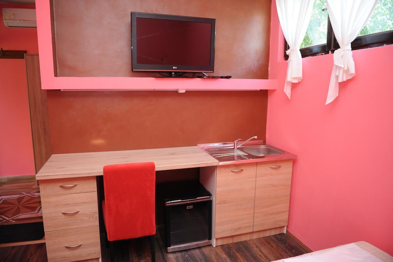 Apartments Erakovic Niksic ภายนอก รูปภาพ