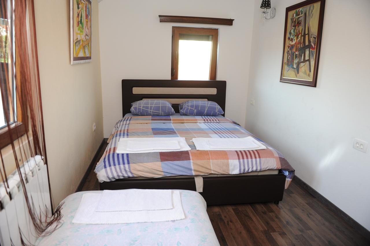 Apartments Erakovic Niksic ภายนอก รูปภาพ