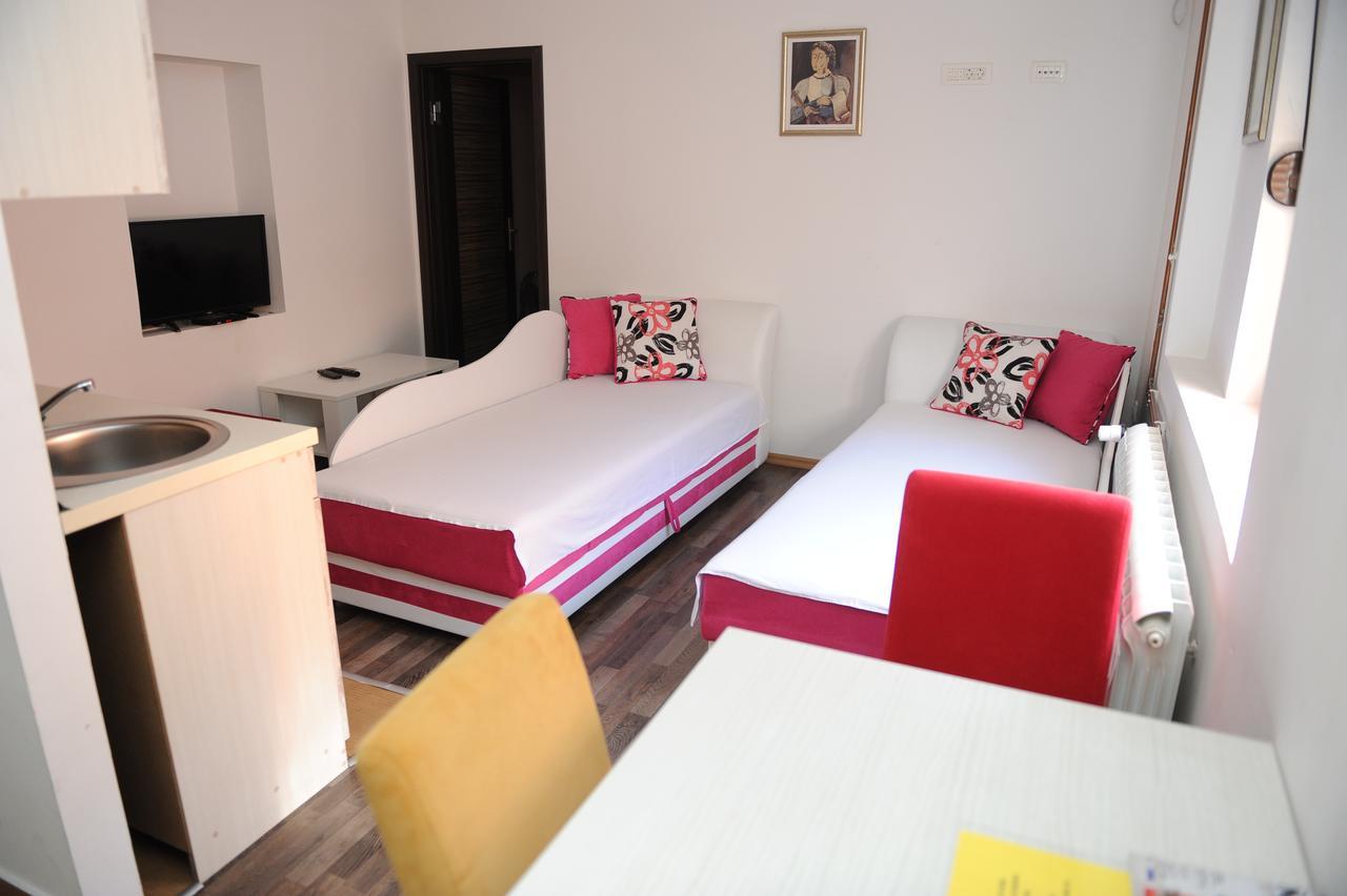 Apartments Erakovic Niksic ภายนอก รูปภาพ